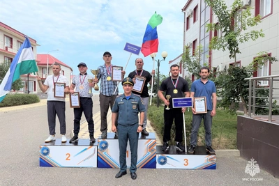 Команда МЧС КБР завоевала серебро на турнире по теннису