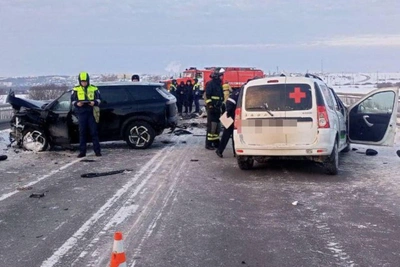Санитарная машина в Прикамье столкнулась с иномаркой: 4 погибших