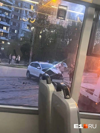 Машине тоже хорошо досталось
