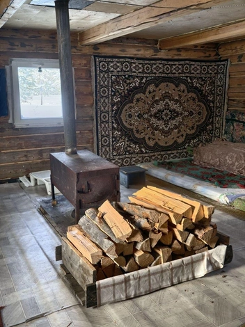 Так изнутри выглядит изба&nbsp;— в подобной ночевал Родион | Источник: Родион Балков