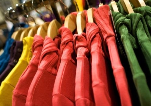 Рынок одежды и обуви в России сократился на 42% | ya62.ru