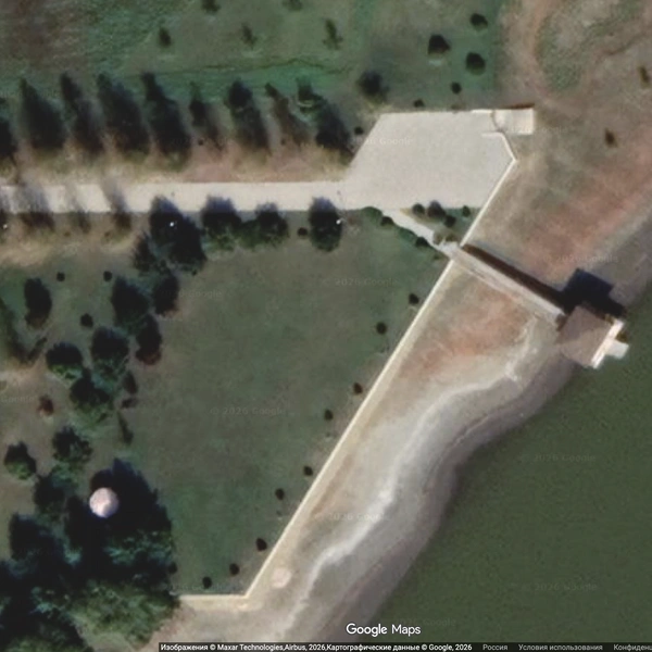 Беседка и пирс | Источник: GoogleEarth.com