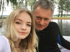 «Назвала пин-код, деньги сняли, но вернули»: Песков о том, как дочь Лизу развели мошенники