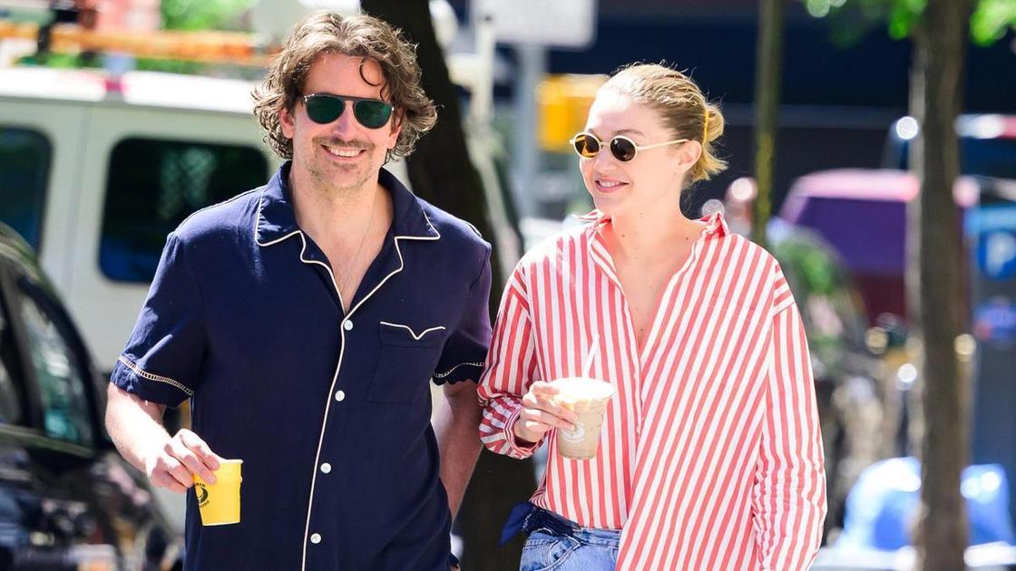 Хадид без ума от любви к Куперу&nbsp;&mdash; целует ему руки на глазах у всех