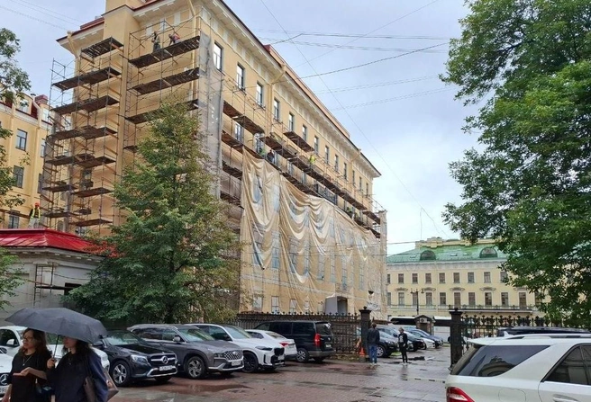 На втором этаже в этом доме находилась штаб-квартира Северного благотворительного общества. | Источник: Ирина Багликова