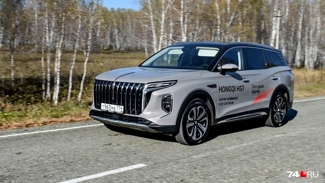 Hongqi HS7 заявлен как «мягкий гибрид»: у него есть электромотор, но маломощный. Рабочее напряжение системы 48 вольт, то есть в пределе она вряд ли способна добавлять более 10–15 л. с., да и то кратковременно | Источник: Артем Краснов
