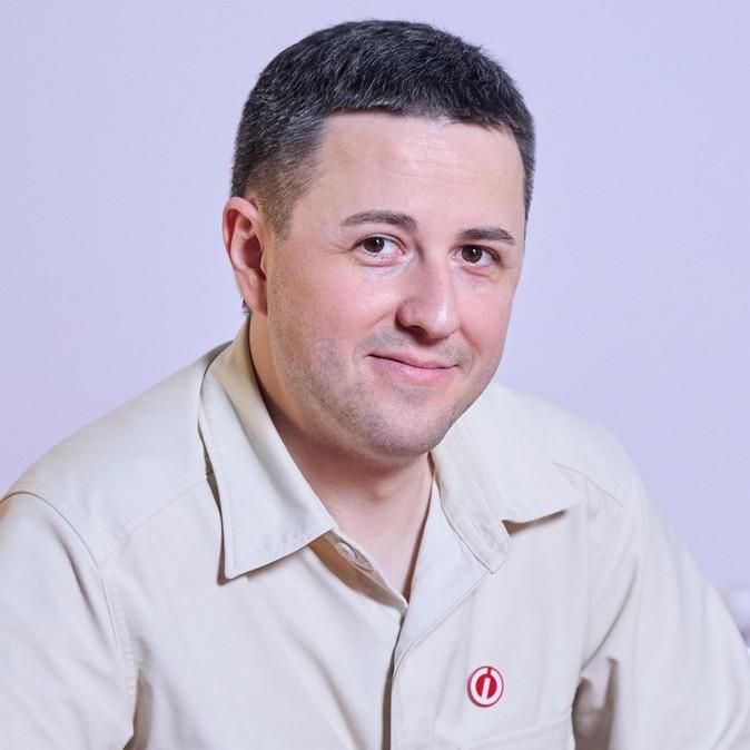 <p>Кирилл Барский</p>