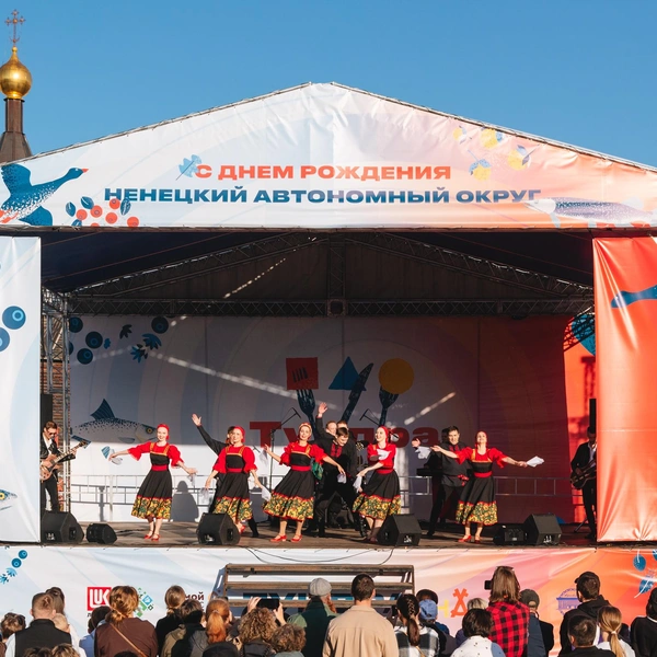 Дополнением к фестивалю стали развлекательная программа, фаер-шоу и конкурс костюмов еды | Источник: Андрей Белавин
