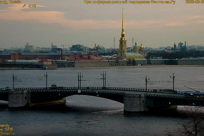 Теплый розовый рассвет в Петербурге, но днем ожидается дождь