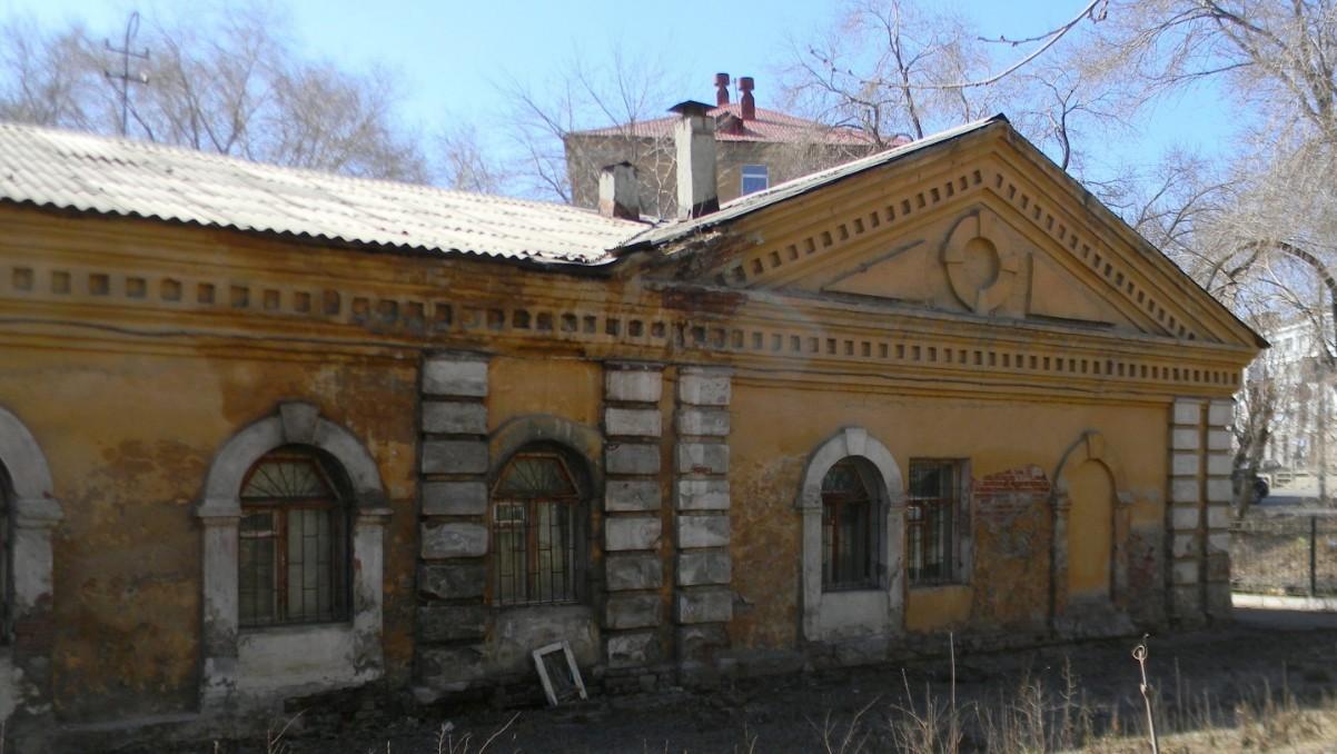 В Челябинске выставили на торги старинное здание в районе вокзала. Кому оно нужно?