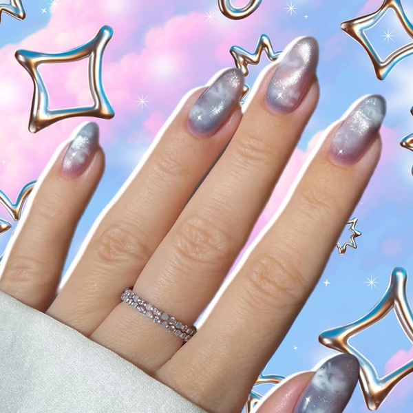 Жемчужные ногти: 6 нарядных летних маникюров | Источник: theGirl