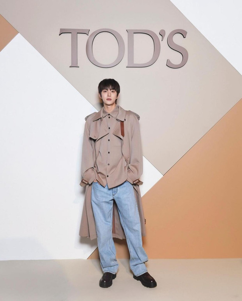 Свыше 1000 фотографий Ким Чону из NCT с показа Tod’s, весна-2025, взорвали интернет