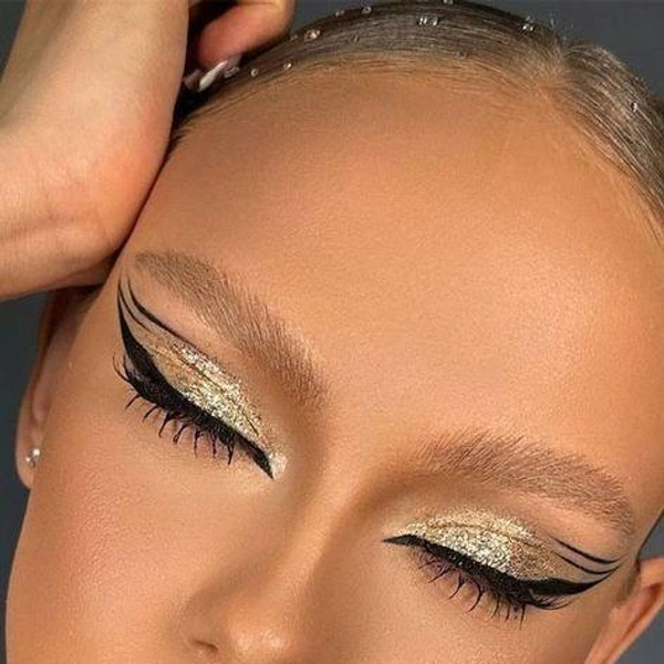 макияж на новый год 2026, новогодний макияж 2026, новогодний макияж, макияж на новый год, легкий макияж на новый год, какой макияж на новый год, новогодняя косметика | Источник: Pinterest