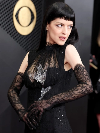 Неподвижное платье Хайди Клум и окончательно голая Чаппелл Роан: худшие образы «Грэмми — 2026» Неподвижное платье Хайди Клум и окончательно голая Чаппелл Роан: худшие образы «Грэмми — 2026»