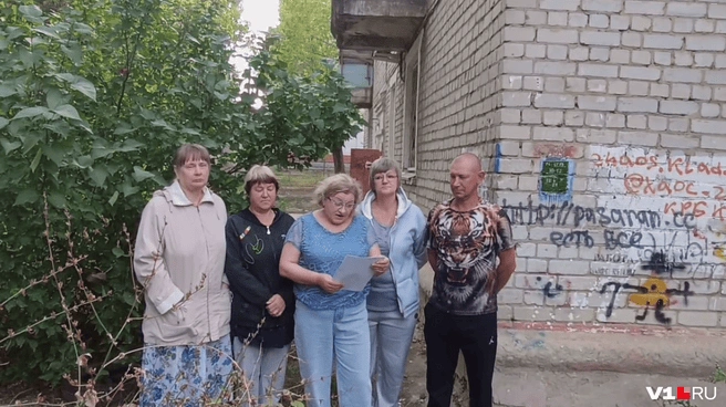 Глава СК услышал жителей аварийного дома и потребовал доложить о ходе проверки | Источник: читатели V1.RU