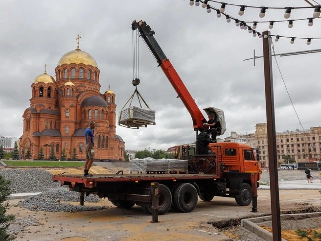 Работы на площади, судя по всему, ещё не начались | Источник: Алексей Волхонский / V1.RU