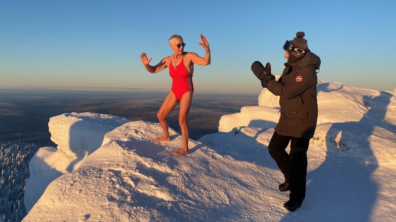 Пермячка сфотографировалась в мороз в купальнике на Полюде в Пермском крае  - 9 января 2024 - 59.ру