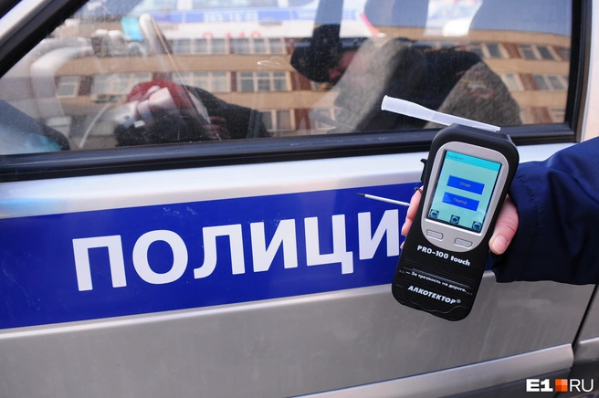 Водителя после больницы проверили на алкотестере | Источник: Артём Устюжанин / E1.RU