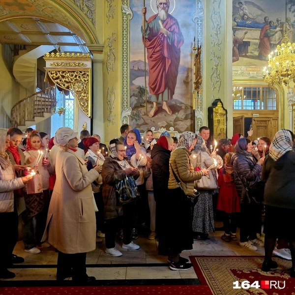 Люди радовались Пасхе | Источник: Виктория Федорова / 164.RU