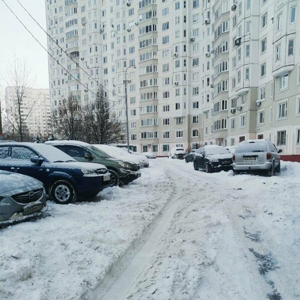 Отдельная боль местных — уборка улиц зимой | Источник: Анна Кирилова / «Яндекс Карты»