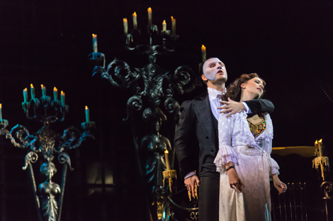Сцена из мюзикла «Призрак Оперы»