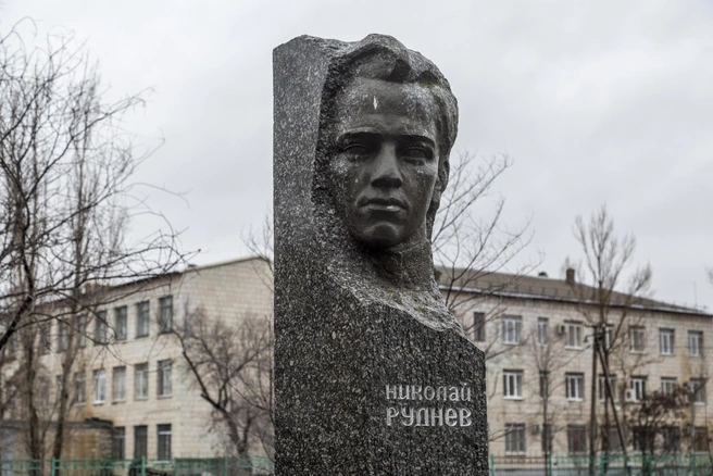 Памятник Николаю Рудневу в Кировском районе Волгограда | Источник: Константин Завриков / V1.RU