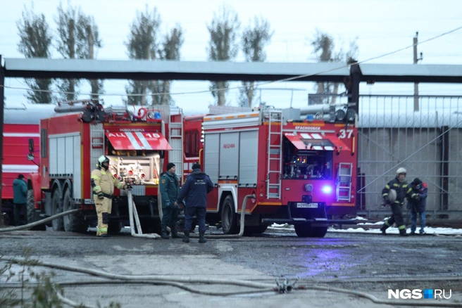 Прокуратура Кировского района организовала проверку по факту пожара | Источник: Андрей Бортко / NGS.RU