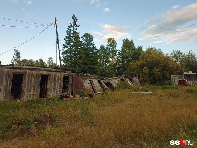 Еще гаражи. Видно, эти уже постарше | Источник: Мария Гришкина / 86.RU