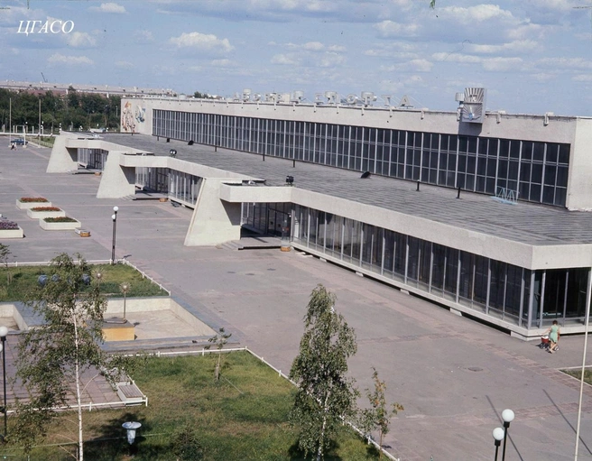 Вид с Физкультурной на Дворец спорта авиационного завода  | Источник: фотофонд Центрального государственного архива Самарской области