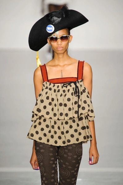 Vivienne Vestwood Red Label | Источник: IMaxTree