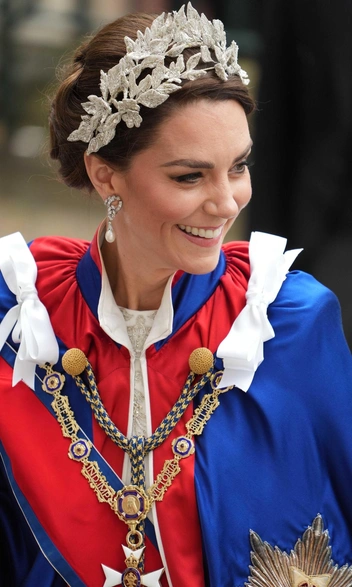 Кейт Миддлтон на коронации в платье без декольте, 6 мая 2023 год