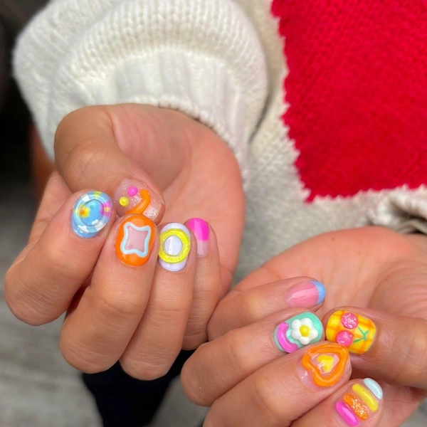 Источник: соцсети claradehuevo.nailart