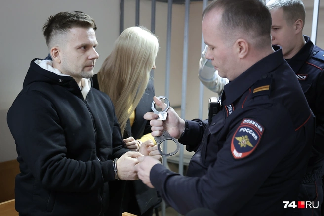 Под стражу его взяли в зале суда | Источник: Наталья Лапцевич