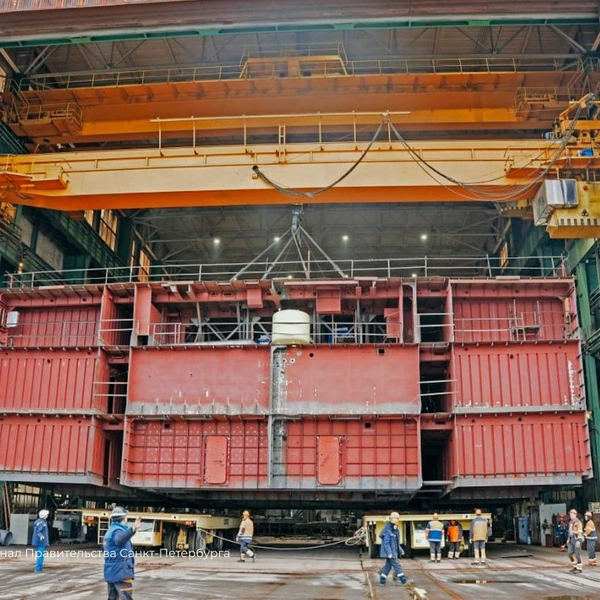 На атомном ледоколе «Чукотка» установили жилой блок весом около 300 тонн | Источник: пресс-служба правительства Санкт-Петербурга