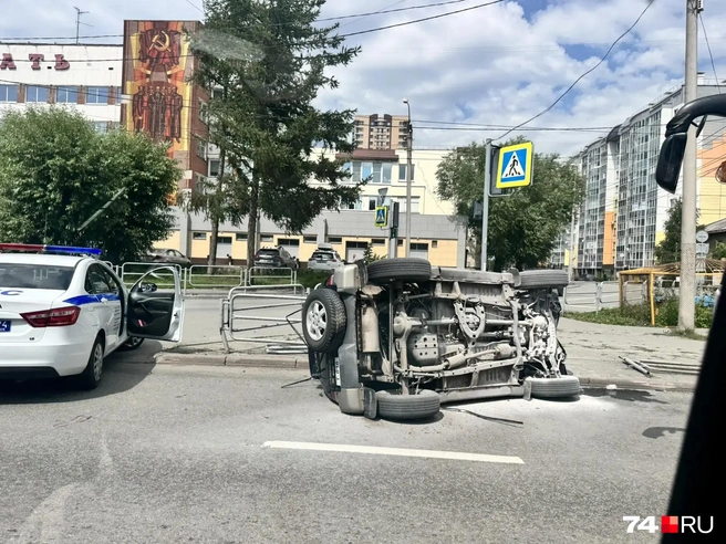 К счастью, водитель джипа не пострадала | Источник: читатель 74.RU