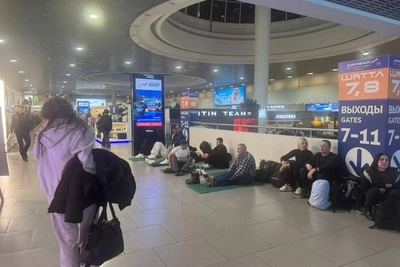 Более 70 дронов атаковали Ленобласть: пожар, отмены рейсов