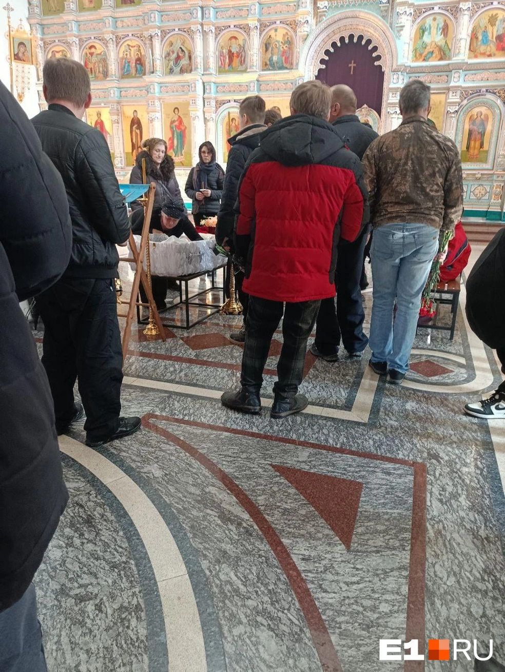 похороны юрия лужкова церемония прощания. прощание с бывшим. траурная одежда. прощание с юрием шатуновым на троекуровском кладбище. прощание с бывшим.