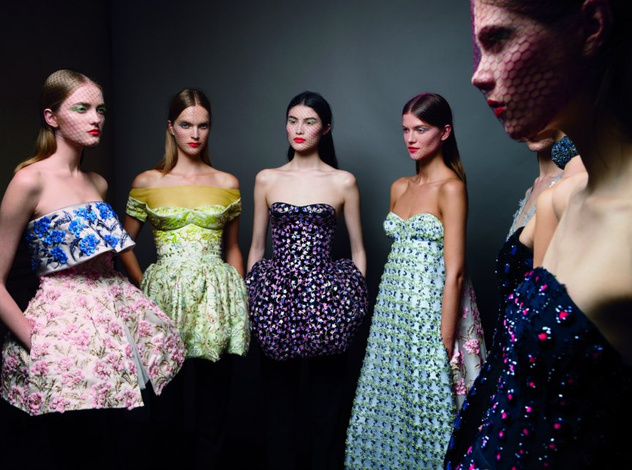 Выставка Dior Couture открывается в Москве