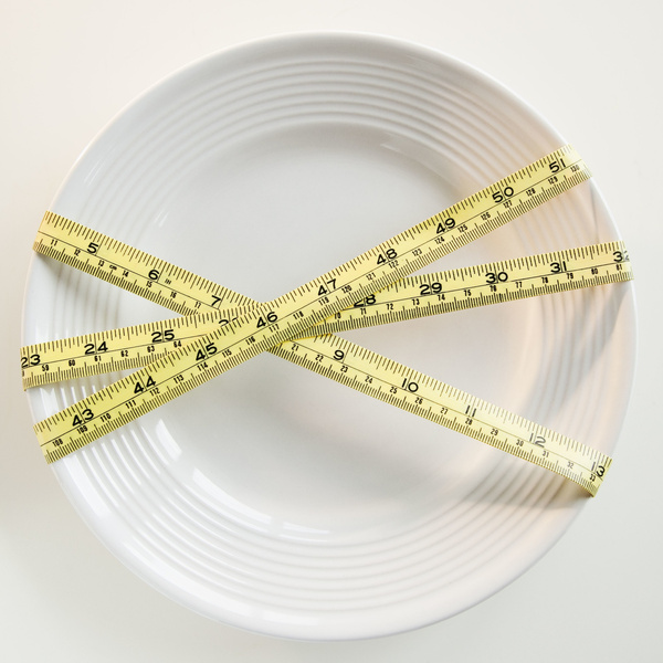 Фото №2 - Не в своей тарелке: эксперты анализируют плюсы и минусы самых популярных диет