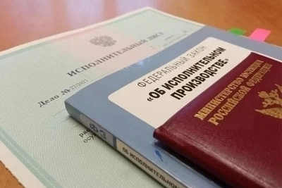 Судебные приставы нашли алиментщицу в гостях у друзей в Дно