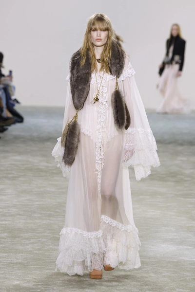 Chloe | Источник: Legion Media