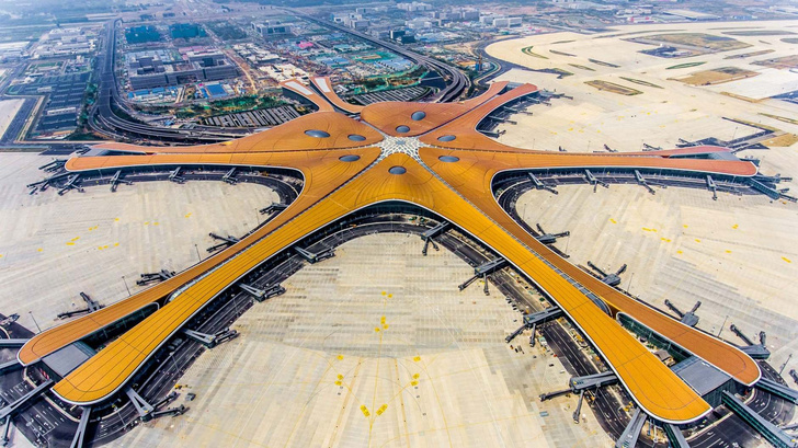 В Пекине открылся новый аэропорт по проекту Захи Хадид (фото 0)