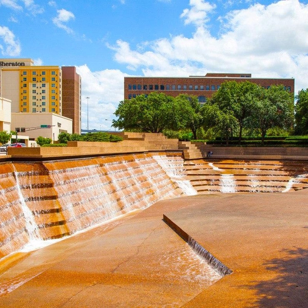 Цвет камня различается | Источник: fortworth.com