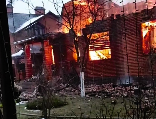 Дом сгорел за полтора часа