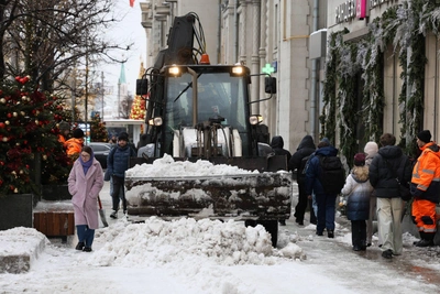Снегопад в Москве: уборка улиц и трудности передвижения