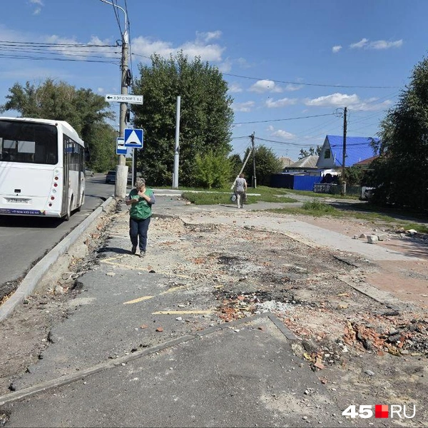 Ремонт Гагарина идет до самого поворота на Аэропорт | Источник: Алена Кисель /45.ru