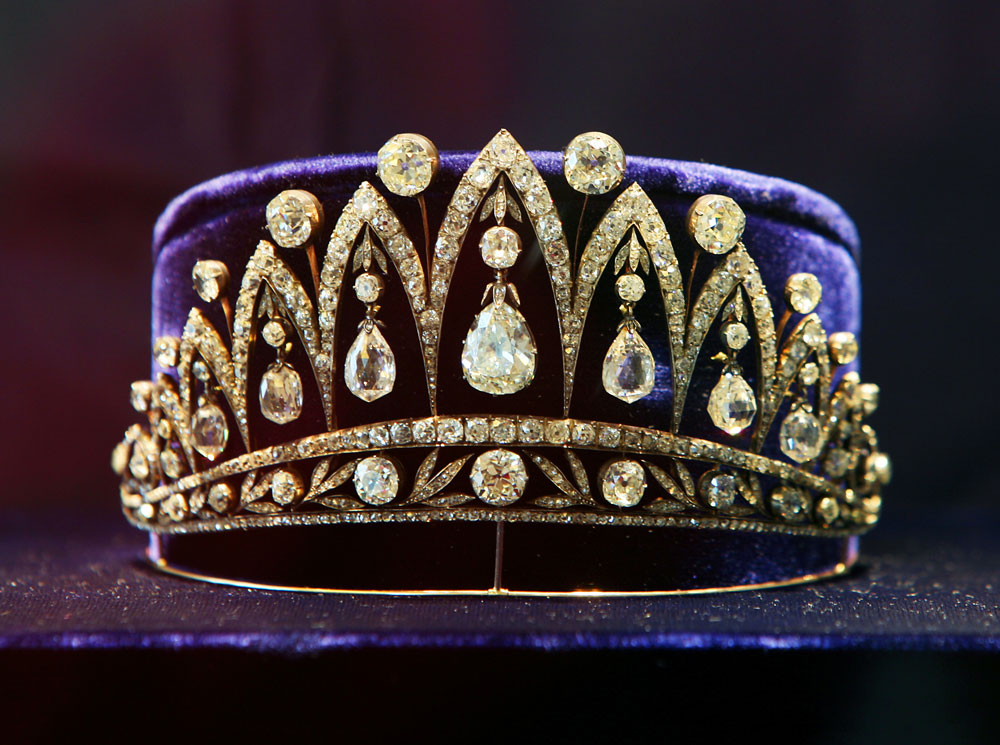 Алмазная тиара итальянской королевы Марии-Жозе, изготовленная Фаберже около 1895 года, выставлена на аукцион Christie's в 2007 году | marieclaire.ru