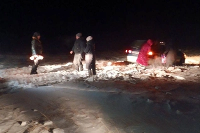 Семью с детьми спасли из снежного плена под Краснокаменском