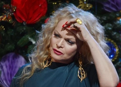 Лариса Долина едва не разрыдалась на концерте из-за массовой травли: «Я безмерно благодарна, что вы были здесь»