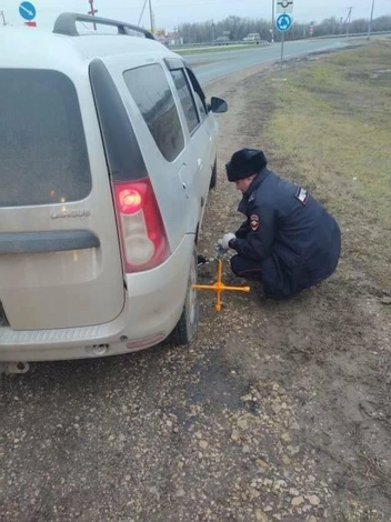 Помощь спешит | Источник: УМВД России по Саратовской области